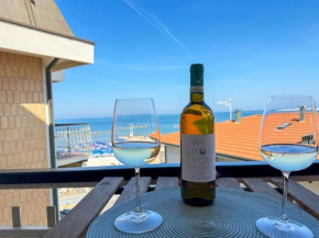 6 posti - Fronte Mare Parcheggio Privato AC Wifi by WeHostYou